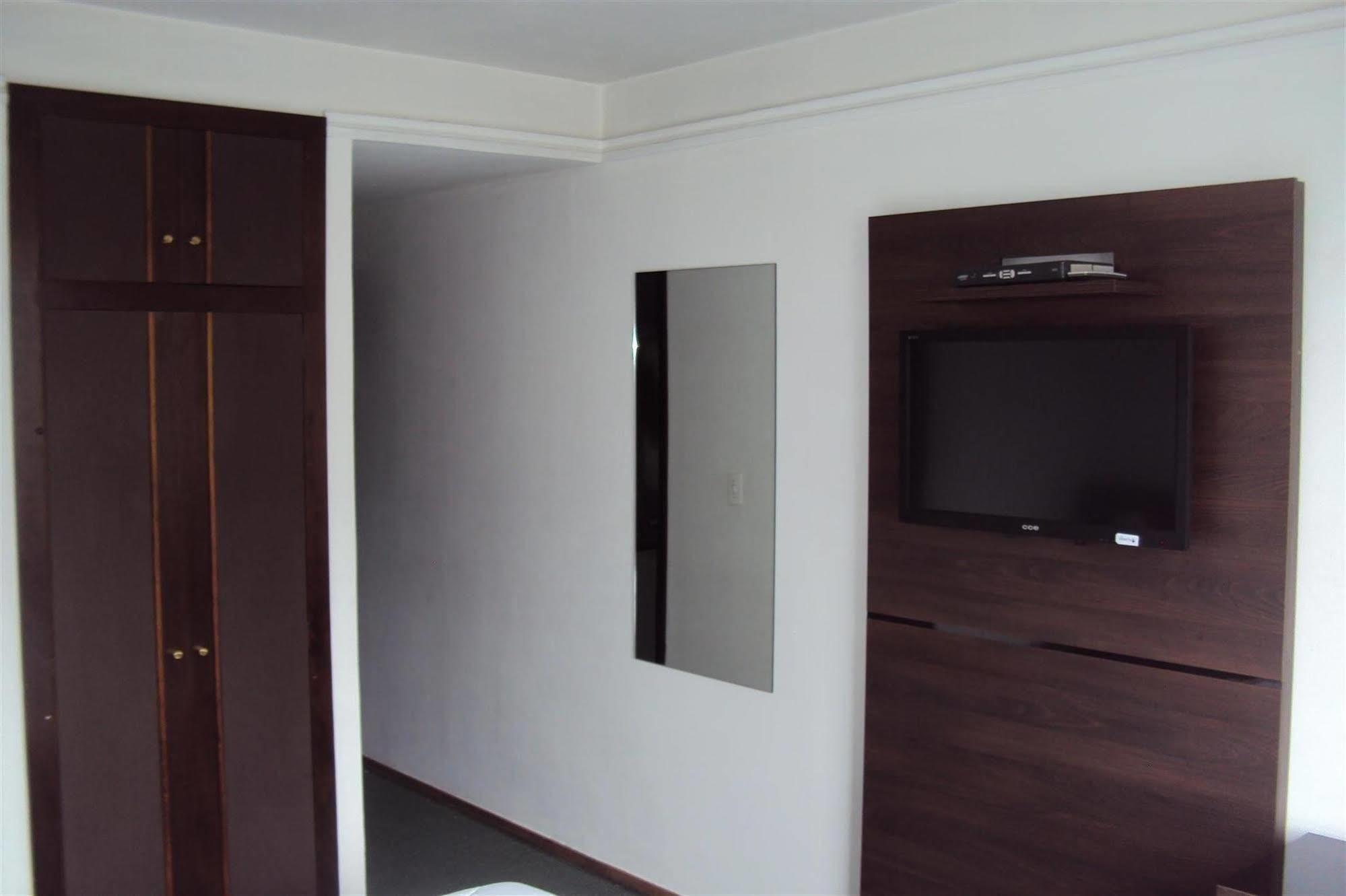 Hotel Itamaraty Куритиба Екстериор снимка